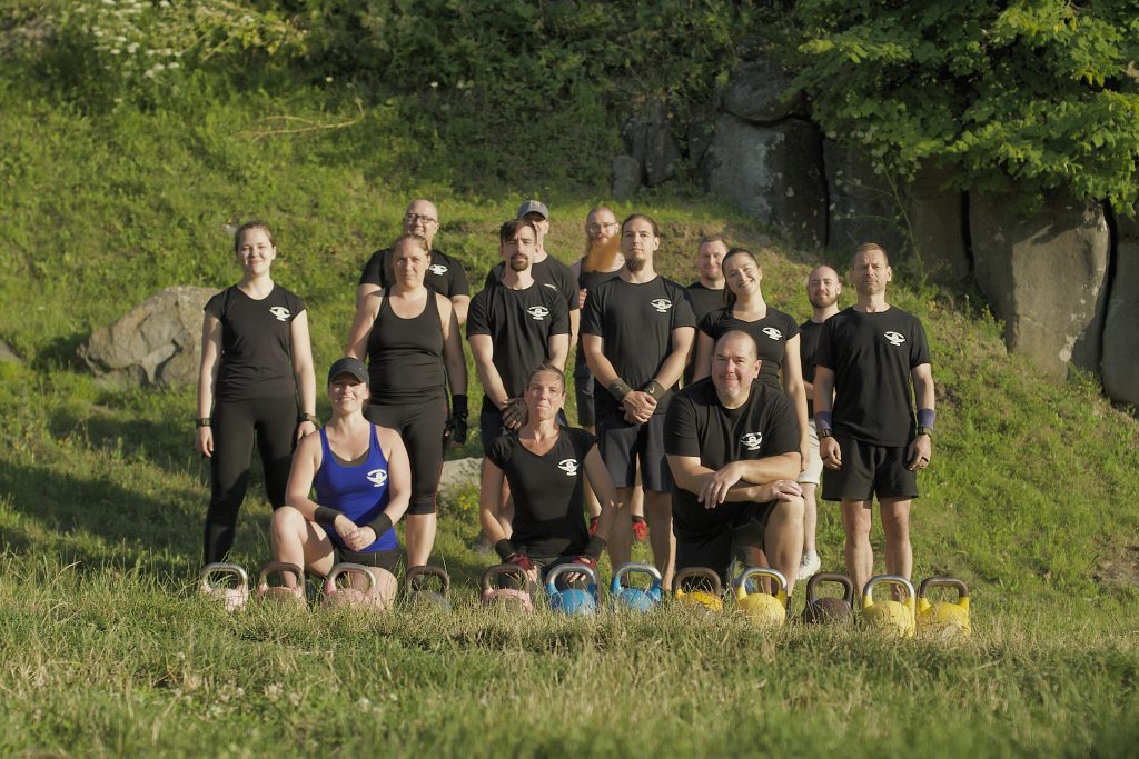CSoporkép A MAgyar Kettlebell Akadémia edzőtáborában A Salgó váránál.